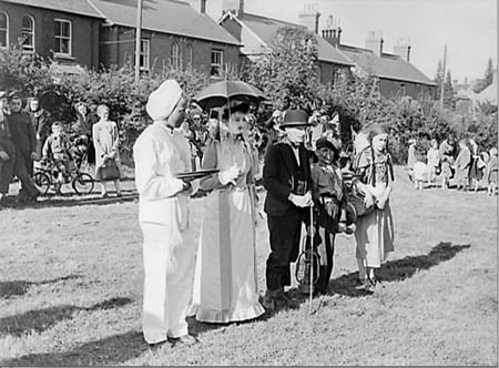 1945 Fancy Dress 06
