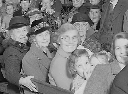 1945 Girls League 06