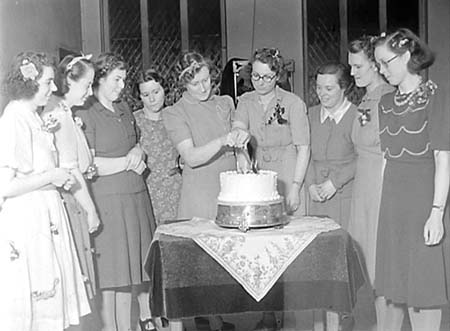 1945 Girls League 07