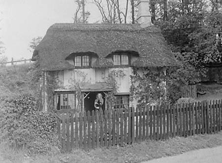 1946 Old Cottage 01