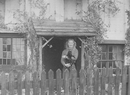 1946 Old Cottage 03