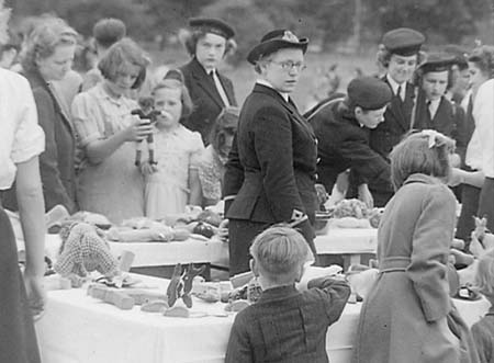 1944 Garden Fete 04