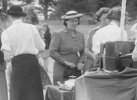 1944 Garden Fete 13