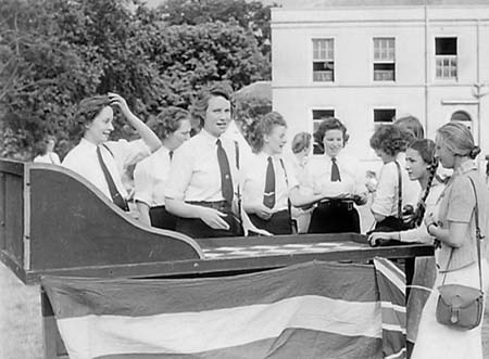 1944 Garden Fete 15