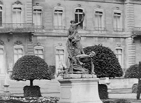  e1900s Statues 01